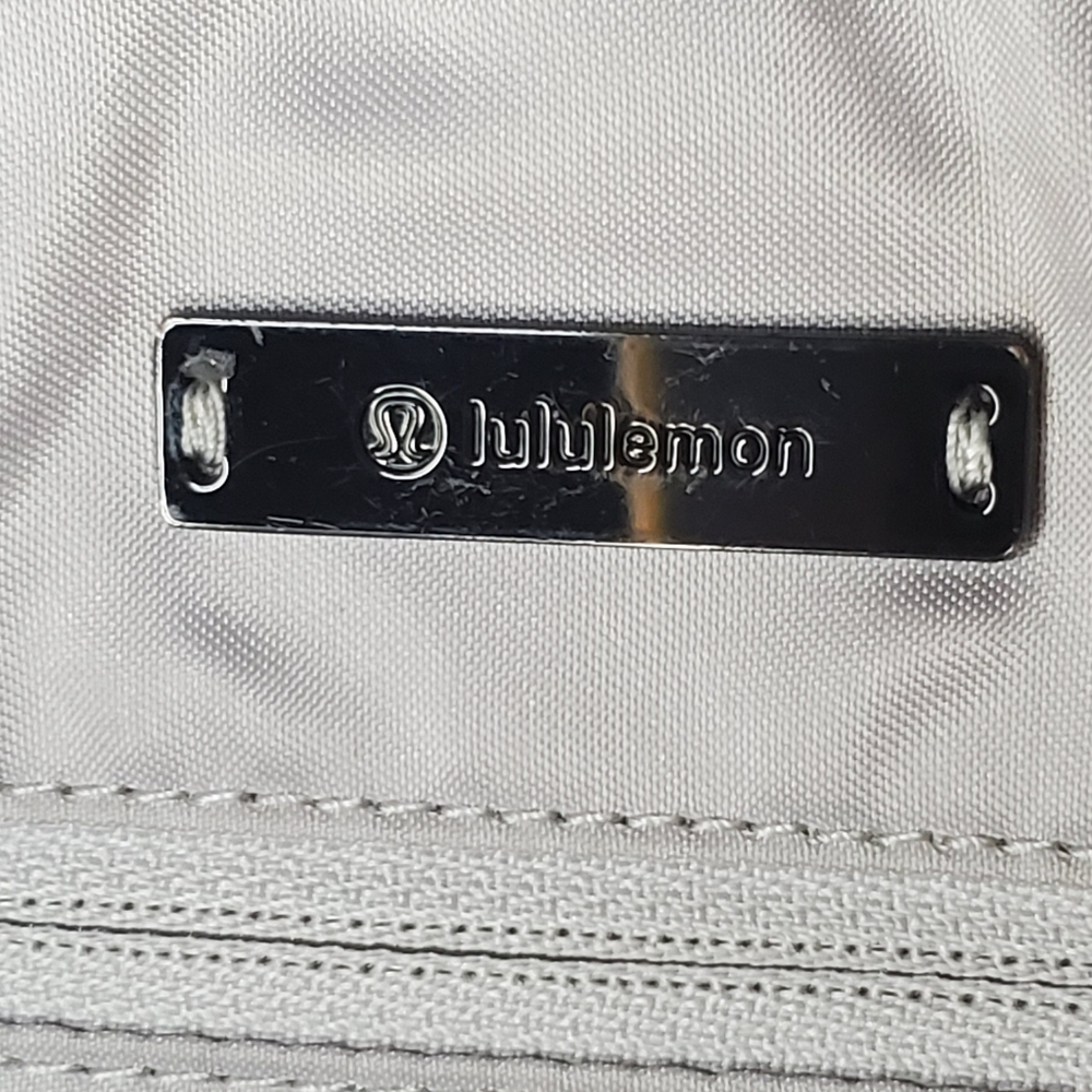 lululemon athletica Silver Grey Multipocket Tote Bag - Picture 11 of 16